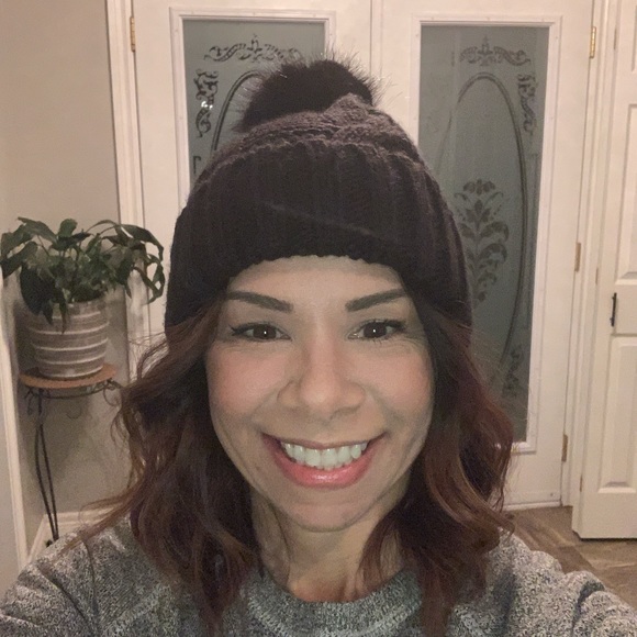 Meet your Posher, Lisa - Picture 1 of 1